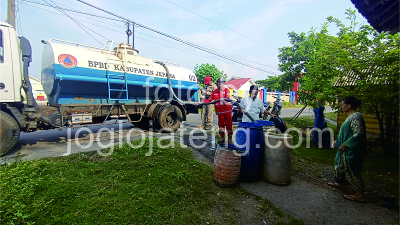Salah satu yang paling terdampak adalah Desa Sumberrejo, Kecamatan Donorojo, di mana krisis air bersih Jepara mulai dirasakan warga.