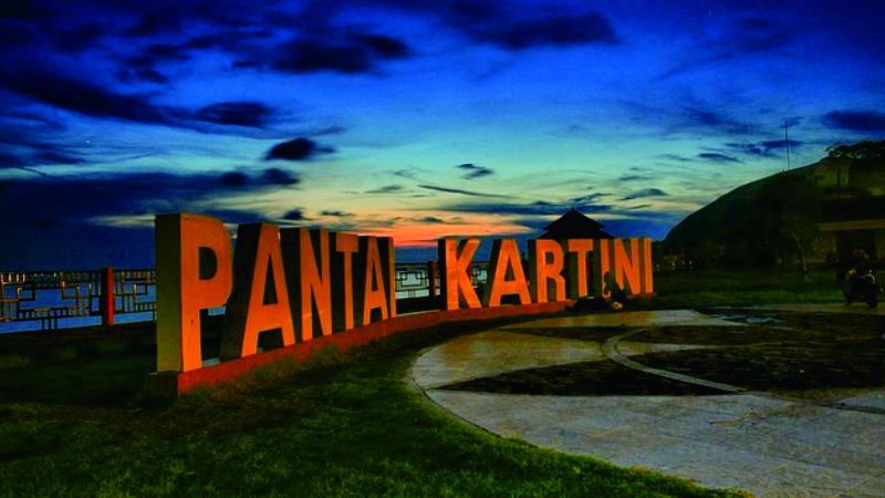 Taman Pantai Kartini Jepara Sore Menjelang Maghrib