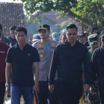 Bupati Jepara menanam bibit mangrove di pesisir Kecamatan Kedung